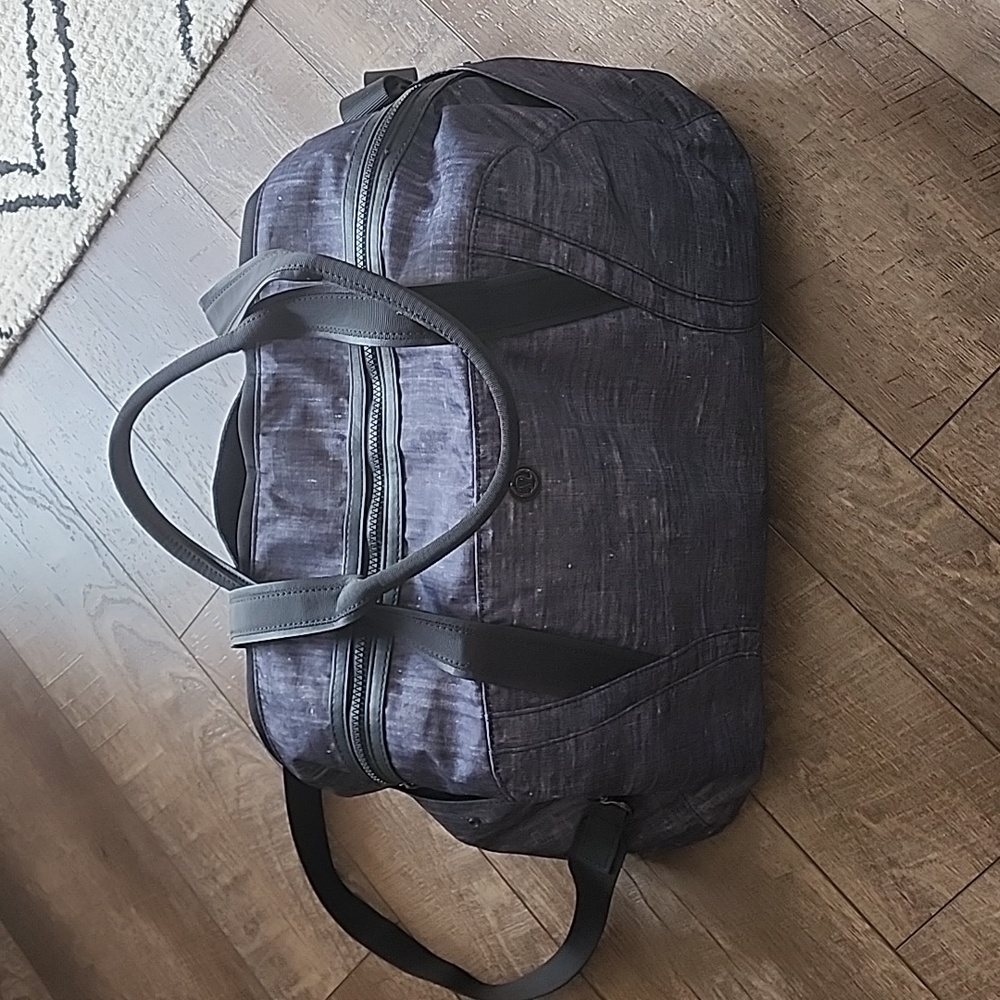 EUC lululemon Out of Range Duffel *33L Etched